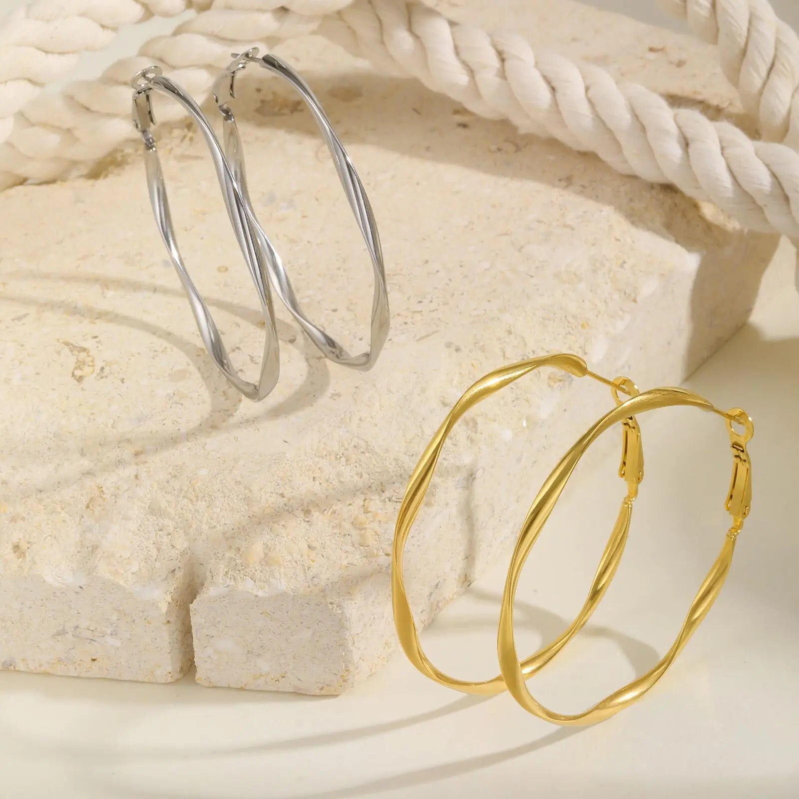 Luxury Gold-Plated Stainless Steel Link Bracelet – Modern Unisex Jewelry Gift