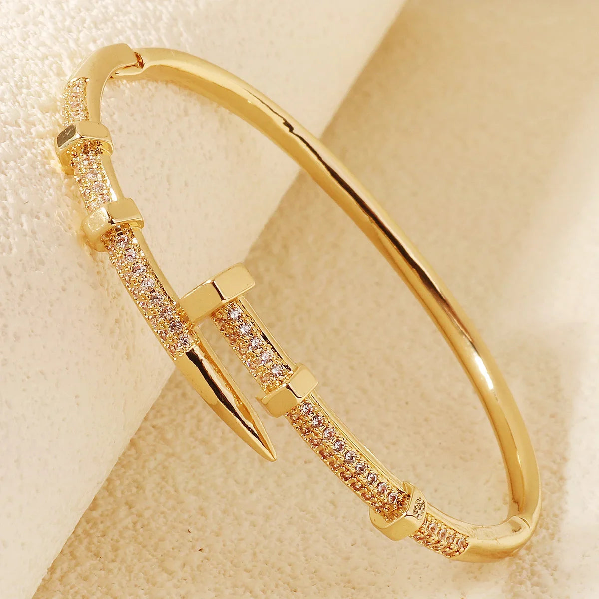 Luxury Zircon Screw Bangle – Elegant Women’s Bracelet for Every Occasion
