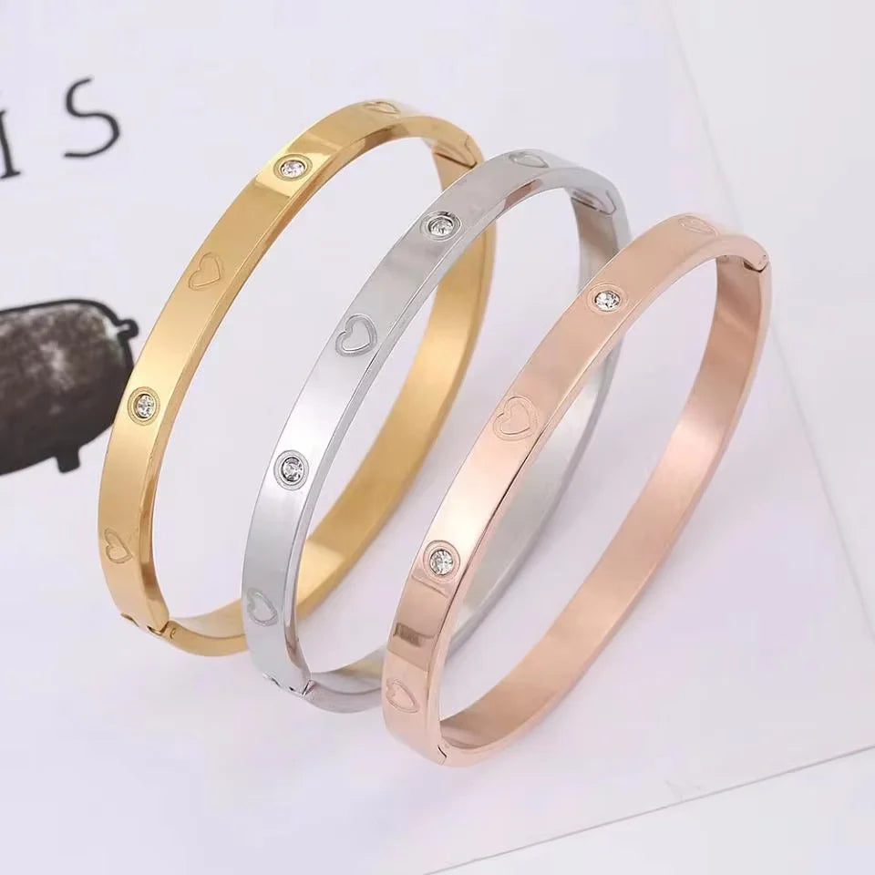 Elegant Clover Zircon Bangle – Gold Stainless Steel Bracelet for Women