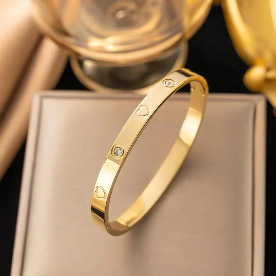 Elegant Clover Zircon Bangle – Gold Stainless Steel Bracelet for Women