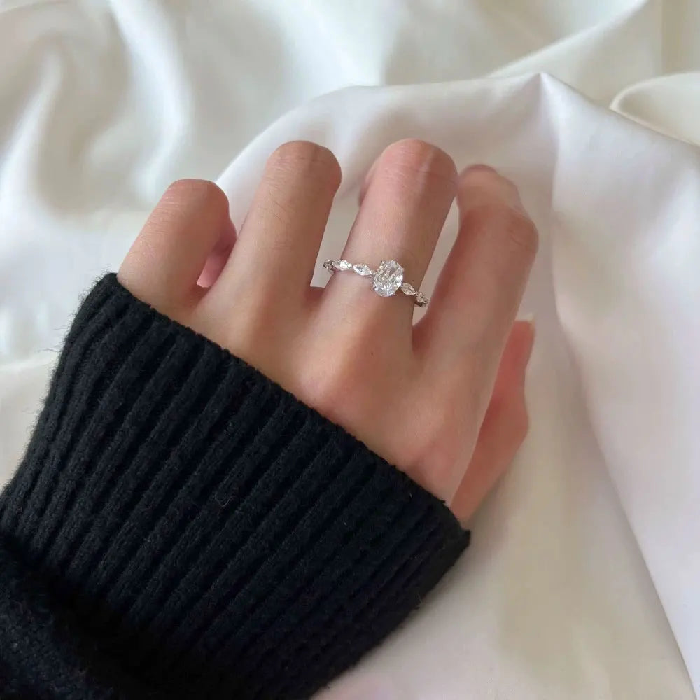 KNOBSPIN 2ct Oval Cut Moissanite Engagement Rings for Women s925 Sterling Sliver Plated 18k White Gold Promise Ring for Her Gift